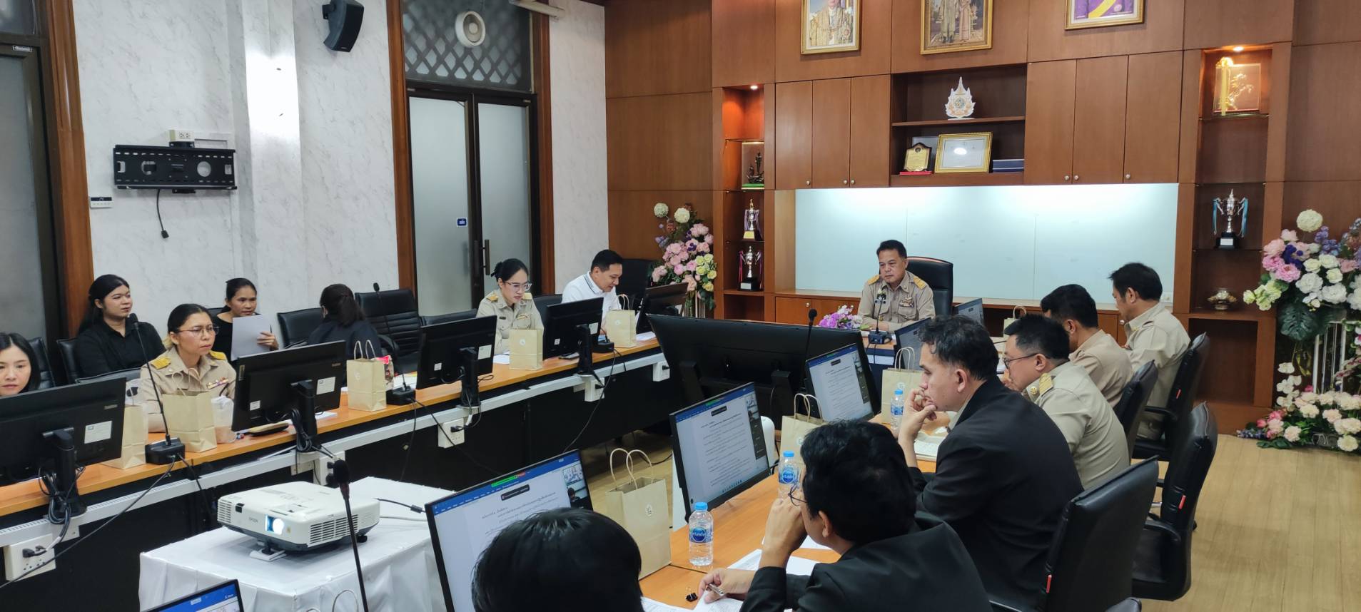title - รองเลขาธิการ ส.ป.ก. เป็นประธานการประชุมชี้แจงแนวทางการจัดทำโครงการและการใช้จ่ายเงินกองทุนการปฏิรูปที่ดินเพื่อเกษตรกรรม ประจำปีงบประมาณ พ.ศ. 2570